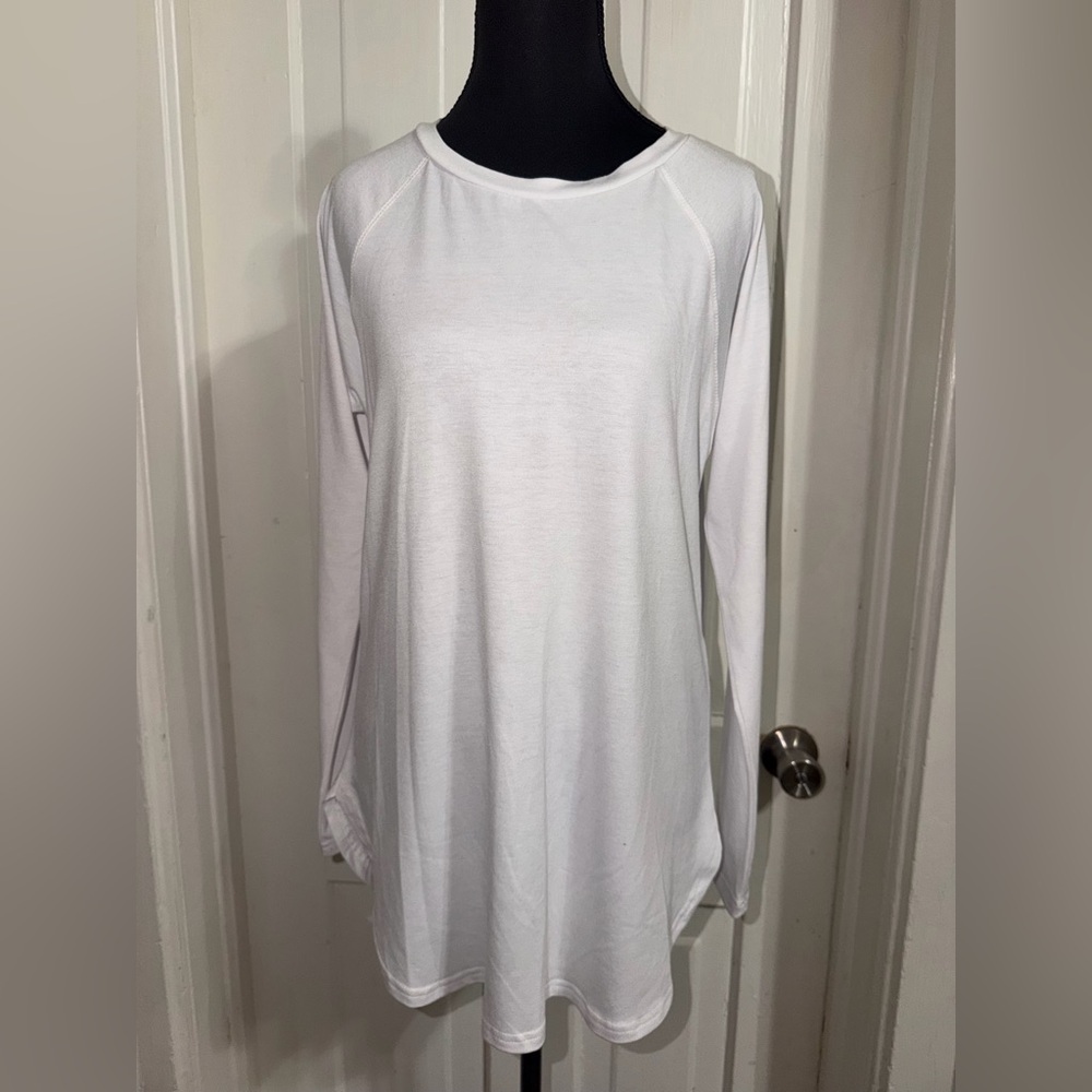 NWT size small new choice‎ Women's White Long Sleeve Top, shirt
